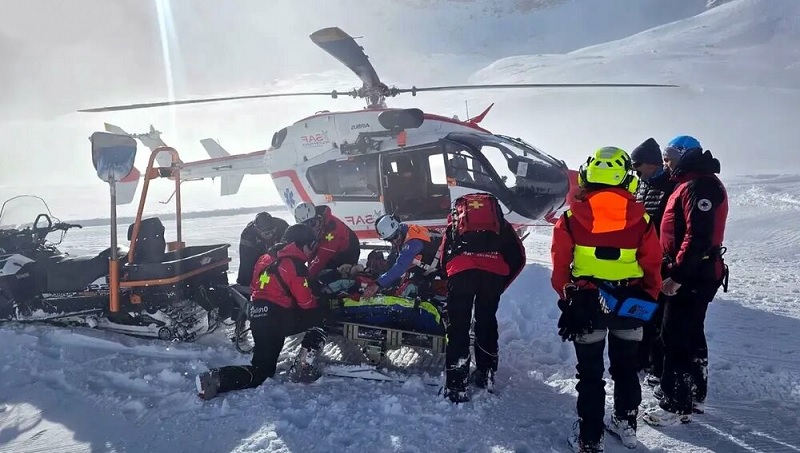 பிரான்சில் பனிச்சறுக்கு விளையாடச் சென்ற மூன்று பேர் மரணம்