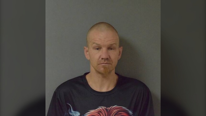 கனேடிய சிறையில் இருந்து தப்பி ஓடிய கைதி - எச்சரிக்கை விடுத்த பொலிஸார்