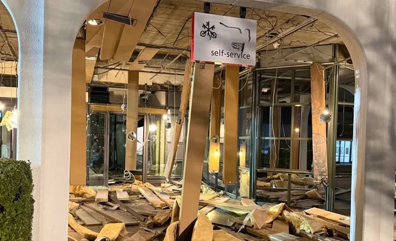 சுவிற்சர்லாந்தில் வெடித்து சிதறிய தானியங்கி வங்கி இயந்திரம்