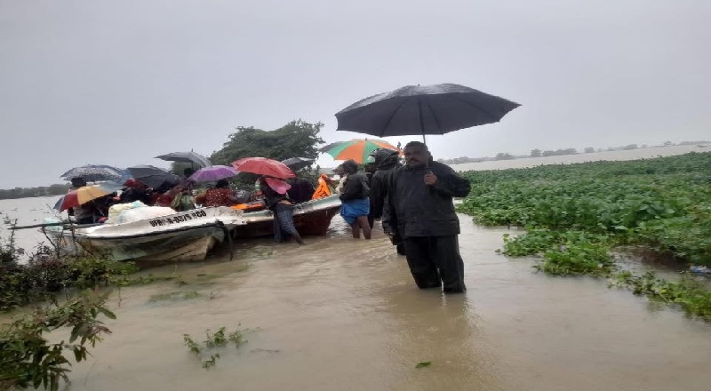 மட்டக்களப்பில் தொடரும் மழை : மக்களின் இயல்பு வாழ்க்கை ஸ்தம்பிப்பு!
