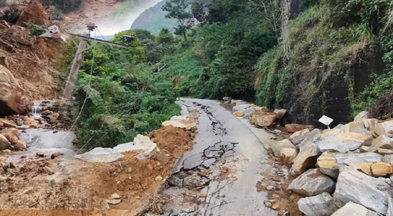 அரநாயக்காவில் புதிய நிலச்சரிவு அபாயம்!