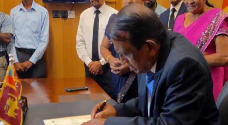 தென் மாகாண ஆளுநராக பேராசிரியர் சுசிரிபால மானவடு பதவியேற்றார்!