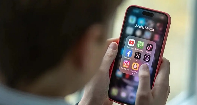 கர்நாடகாவில் 16 வயதுக்குட்பட்டோருக்கு தொலைபேசி பயன்படுத்த தடை விதிக்க ஆலோசனை