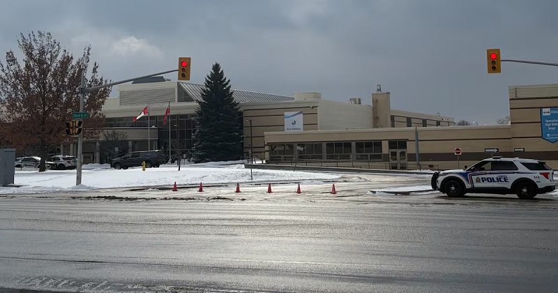 கனடாவில் இடைநிலை பாடசாலைக்கு வந்த வெடி குண்டு மிரட்டல்