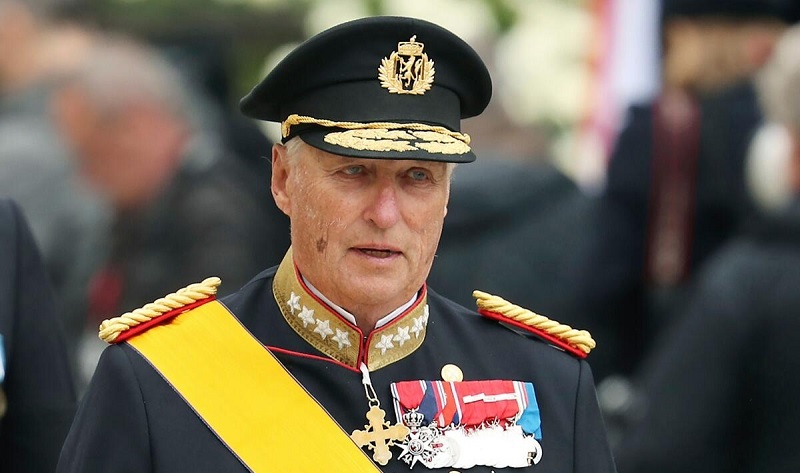 மருத்துவமனையில் இருந்து வீடு திரும்பிய நோர்வே மன்னர்