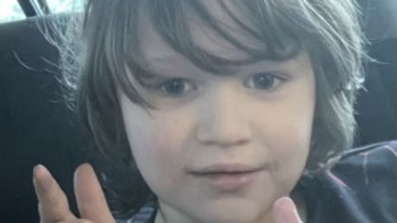 பிரித்தானியாவில் கார் விபத்தில் 7 வயது சிறுவன் உயிரிழப்பு