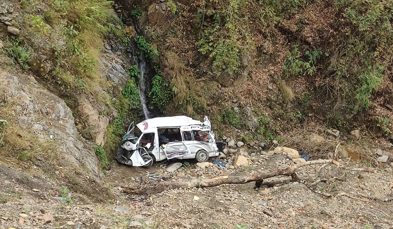 நேபாளத்தில் வாகன விபத்தில் இந்தியாவை சேர்ந்த 7 பக்தர்கள் மரணம்