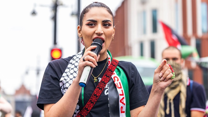 பிரித்தானியாவில் ஹமாஸுக்கு ஆதரவு திரட்டிய பெண் மருத்துவர் கைது