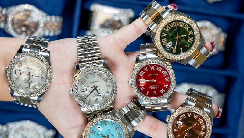 சுவிஸ் நாட்டில் ரொலெக்ஸ் கடிகாரம் வாங்க 3 வருடங்கள் காத்திருக்க வேண்டுமா?