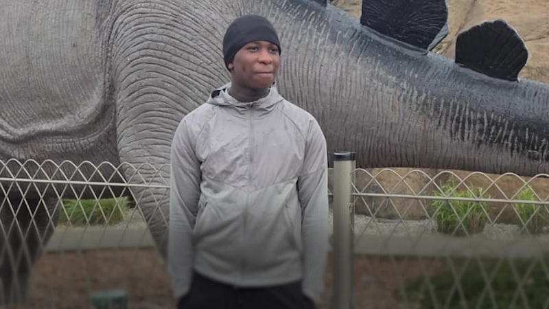 இங்கிலாந்து தலைநகரில் 14 வயதுடைய சிறுவன் மீது துப்பாக்கிச்சூடு