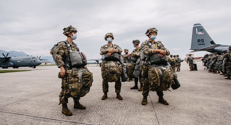 ஜெர்மனியில் உள்ள அமெரிக்க ராணுவ வீரர்கள் உடனடியாக நாட்டை விட்டு வெளியேற வலியுறுத்தல்