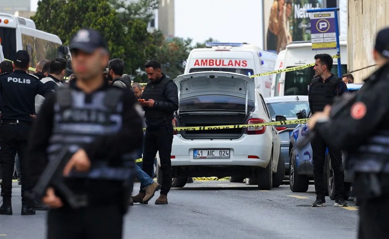 துருக்கியில் 9 பேரை கொன்று தற்கொலை செய்து கொண்ட 13 வயது சிறுவன்