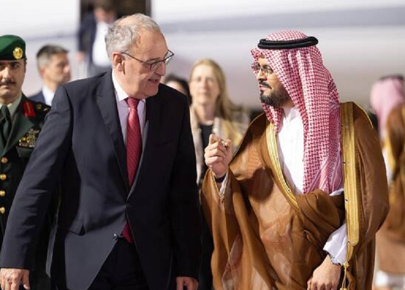 சவுதி அரேபியா சென்ற சுவிஸ் ஜனாதிபதி கை பார்மலின்