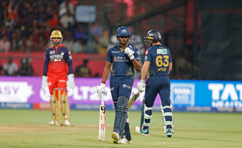 IPL M34 - பெங்களூருக்கு எதிராக 205 ஓட்டங்கள் குவித்த குஜராத்