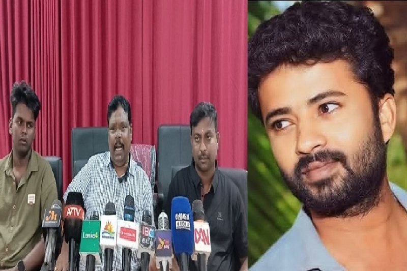 கவிஞர் தீபச்செல்வனின் புத்தகங்களை விடுவிக்க வலியுறுத்தி கிளிநொச்சி கந்தசுவாமி ஆலயம் முன்பாக கவனயீர்ப்பு போராட்டம்