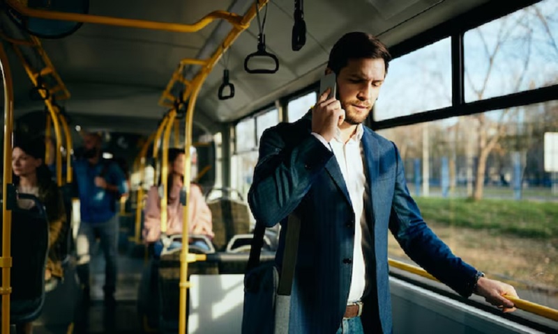 சுவிற்சர்லாந்தின் லவுசான் மாநிலத்தில் பேருந்துகளில் பயணிகள் தொலைபேசி பேச தடை