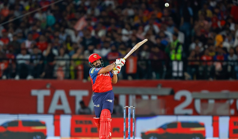 IPL M58 - மும்பை அணிக்கு எதிராக 200 ஓட்டங்கள் குவித்த பஞ்சாப்