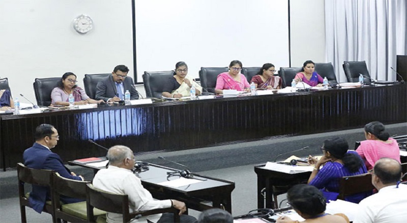 வெளிநாடுகளில் பணிபுரியும் பெற்றோரின்  குழந்தைகளுக்கு நிதியுதவி!
