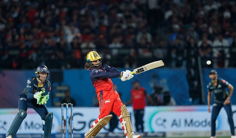 IPL PlayOff - குஜராத் அணிக்கு எதிராக 255 ஓட்டங்கள் குவித்த பெங்களூரு
