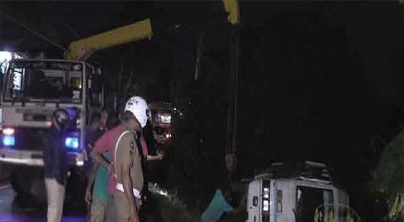 நாடளாவிய ரீதியில் 19 சாலை விபத்துகளில் 24 பேர் பலி!