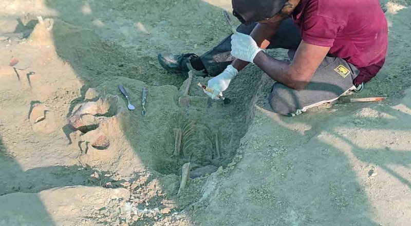 செம்மணி மனித புதைகுழி அகழ்வு பணி : 266 மனித எச்சங்கள் நீதிமன்றத்திடம் ஒப்படைப்பு!