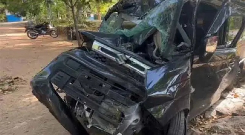 புத்தளம் - கதிர்காமம் சாலையில் கார் ஒன்று வீதியை விட்டு விலகி விபத்து!