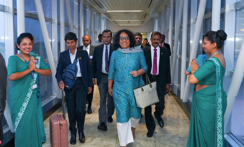 முன்னாள் அமீருக்கு அஞ்சலி செலுத்த கத்தார் புறப்பட்ட பிரதமர் ஹரினி அமரசூரிய
