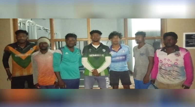 கடற்படையின் திடீர் முற்றுகை - சட்டவிரோத மீன்பிடி நடவடிக்கைகளில் ஈடுபட்ட 28 பேர் கைது!