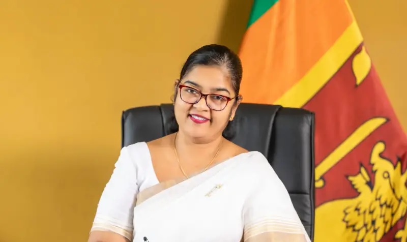 திருமணத்திற்கு முன் குந்தை பிறந்தால் பெற்றோர் பெயர் தேவையில்லை? சிறுவர் மற்றும் மகளிர் விவகார அமைச்சர் விளக்கம்