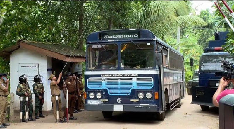 மஹர சிறைச்சாலையில் இருந்து 104 கைதிகள் வேறு சிறைகளுக்கு இடமாற்றம்