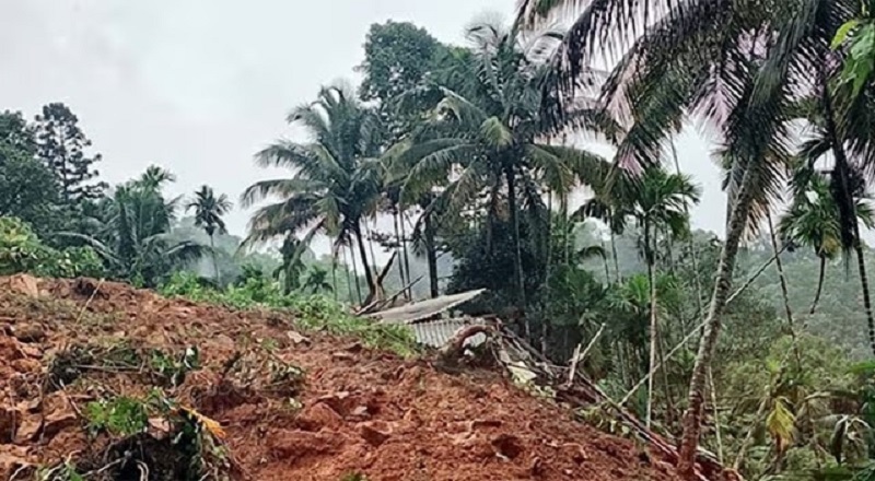 மலையகத்தில் மோசமான வானிலை - மண்மேடு சரிந்து விழுந்ததில் நால்வர் உயிரிழப்பு!