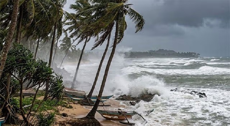 கடல் கொந்தளிப்பு தொடர்பில் சிவப்பு எச்சரிக்கை - மீனவர்கள் மறு அறிவிப்புவரை கடலுக்கு செல்ல வேண்டாம்