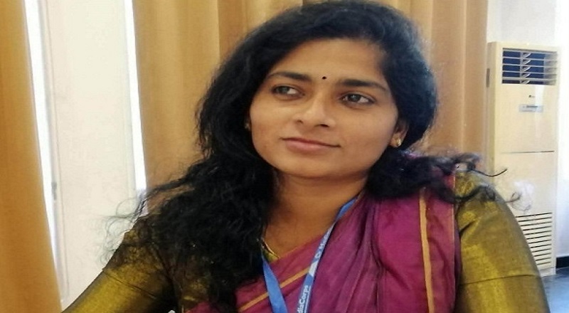 வவுனியாவைச் சேர்ந்த இளம் ஆசிரியை மின்னேரியாவில் சடலமாக மீட்பு