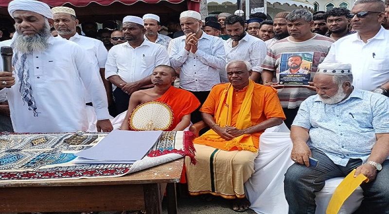அனோஜனின் விடுதலையை வழியுறுத்தி வவுனியாவில் மூவின மக்களும் இணைந்து போராட்டம்