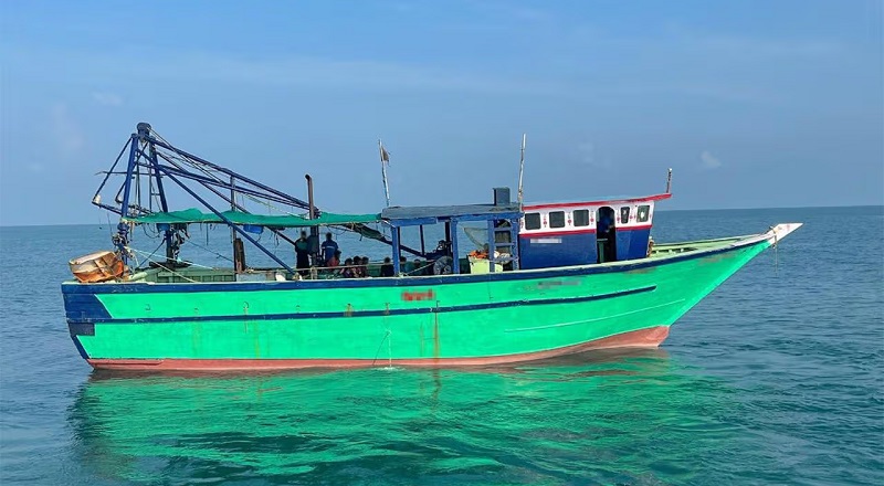 சட்டவிரோத மீன்பிடியில் ஈடுபட்ட 09 இந்திய மீனவர்கள் கைது