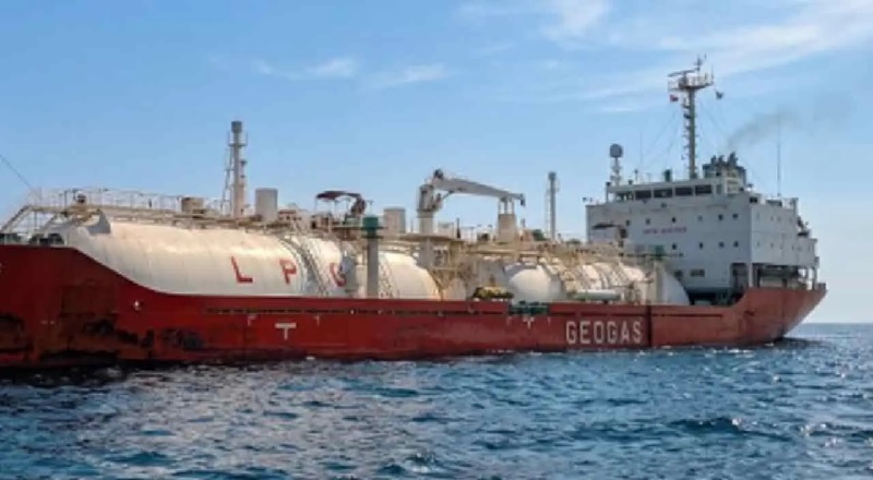 லிட்ரோ  எரிவாயு தட்டுப்பாட்டிற்கு தீர்வு - 3,900 மெட்ரிக் டன் எரிவாயுவுடன் இலங்கை வரும் கப்பல்!