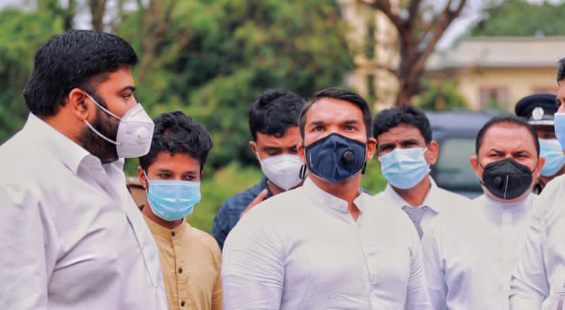 யாழில் அபிவிருத்தித் திட்டங்களைப் பார்வையிட்ட நாமல்