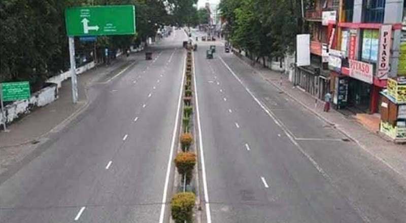 இலங்கையில் கொரோனா அதிகரிப்பால் தானாக முடங்கிய 3 நகரங்கள்