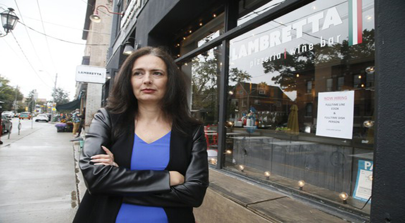 கனடா ஒன்ரோறியோவில் வெளி நிகழ்வுகளில் உணவகங்கள் விலக்கப்பட்டுள்ளது..