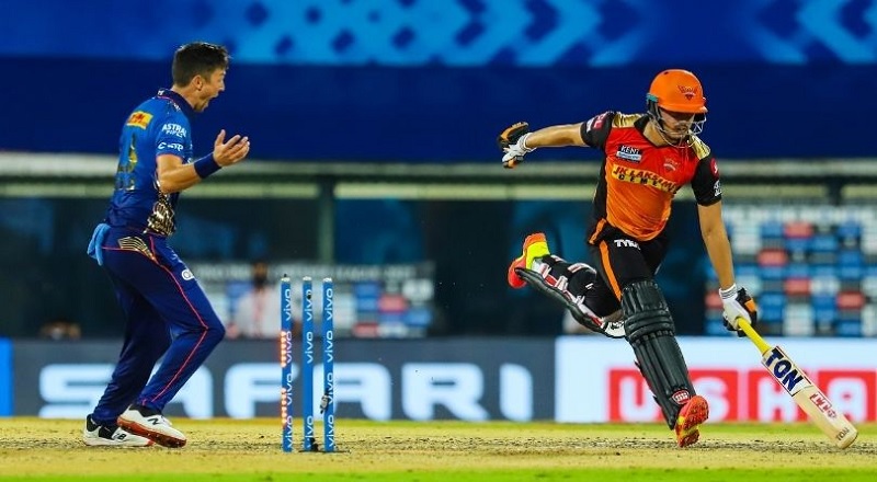 IPL Match55  -  மும்பையின் பிளே  ஆப்  கனவை  உடைத்த ஹைதராபாத் அணி 