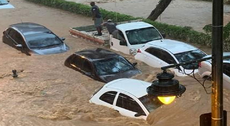 பிரேசிலில் பெய்து வரும் கனமழை காரணமாக ஏற்பட்ட வெள்ளம், நிலச்சரிவில் சிக்கி 18 பேர் பலி