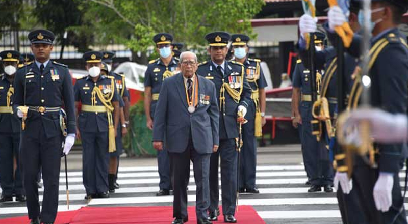 இலங்கையின் முதலாவது விமானப்படைத் தளபதி காலமானார்