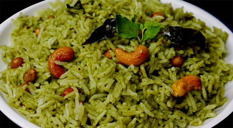 முழு குடும்பமே ஆரோக்கியமான உணவை புசிப்பதற்கு புதினா சோறு  | Mint Rice Recipe !