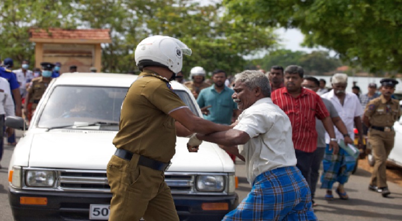 பொதுமக்களின் காணிகளை சுவீகரிக்கும் முயற்சி