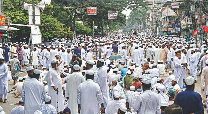 இஸ்லாமிய மசூதியில் இரு பிரிவினரிடையே மோதல்..! பலர் காயம்