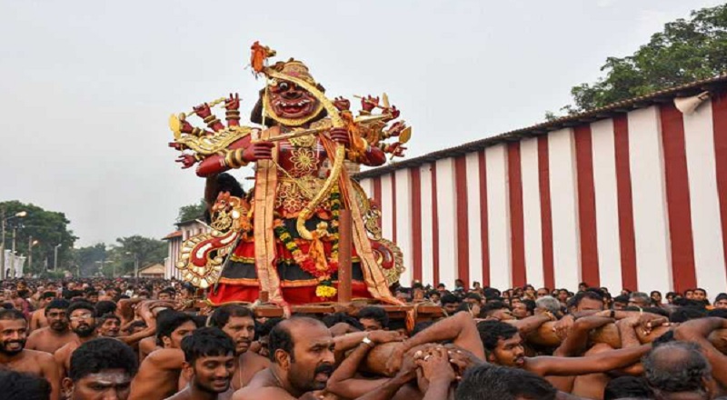 சூரன் போரில் வாள் வெட்டுக்கு இலக்காகி இருவர் படுகாயம் 