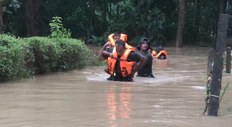 இலங்கையில் சீரற்ற காலநிலை காரணமாக அறுவர் உயிரிழப்பு – 620 குடும்பங்கள் பாதிப்பு