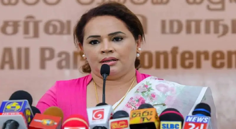 நாட்டில் சிங்கள - தமிழ் பிரச்சினைக்கு தீர்வுகாண வேண்டுமாயின் ஆங்கில மொழியை அரச கரும மொழியாக அறிவிக்க வேண்டும் - டயனா