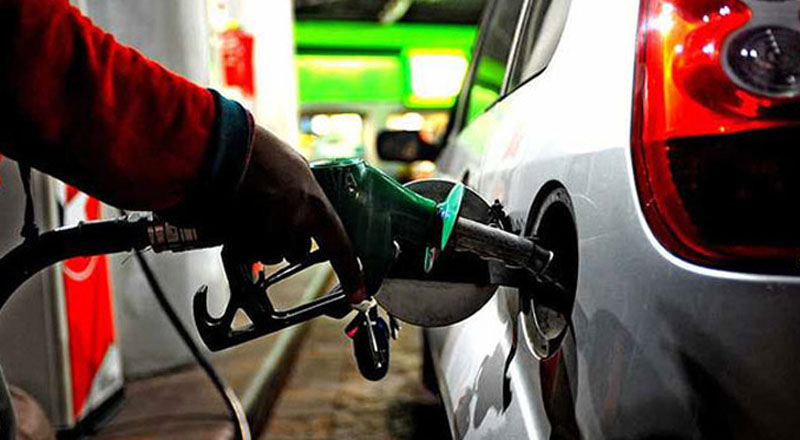 இன்று நள்ளிரவு முதல் எரிபொருள் விலை குறைப்பு: விசேட அறிவிப்பு வெளியிட்ட எரிசக்தி அமைச்சர் 