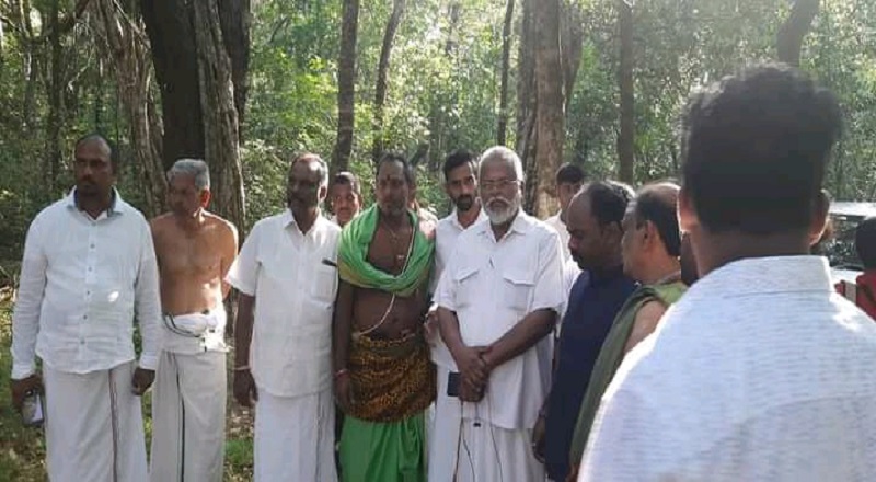 வெடுக்குநாறி மலைக்கு அமைச்சர்களான் டக்ளஸ் தேவானந்தா மற்றும் ஜீவன் தொண்டமான் ஆகியோர் விஜயம்